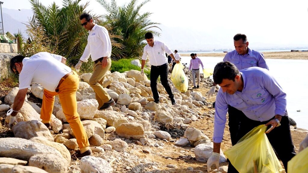 پاکسازی سواحل بنک به همت کارکنان مجتمع پارس جنوبی پاکسازی سواحل بنک به همت کارکنان مجتمع پارس جنوبی