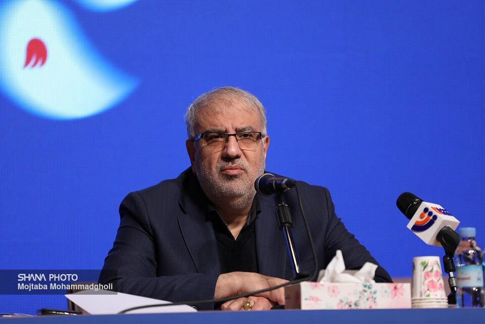 انجام تعهدات بودجه و تأمین امنیت انرژی از مهمترین راهبردهای صنعت نفت/ سرمایهگذاری و توجه به منابع انسانی را رها نمیکنیم انجام تعهدات بودجه و تأمین امنیت انرژی از مهمترین راهبردهای صنعت نفت/ سرمایهگذاری و توجه به منابع انسانی را رها نمیکنیم