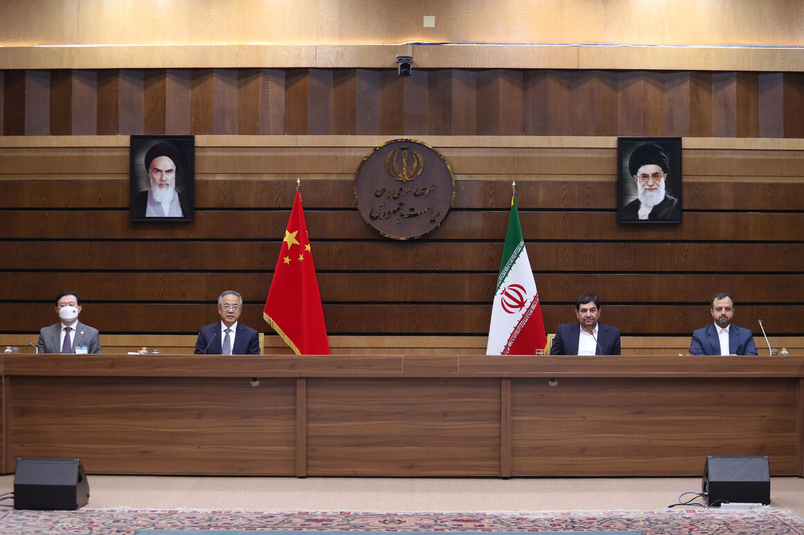 آمادگی تهران برای گسترش همکاری‌ها با پکن در حوزه انرژی