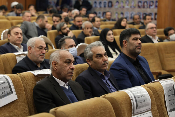 از چپ: عبدالله عذاری اهوازی، مدیرعامل شرکت نفت و گاز اروندان و کریم زبیدی، مدیر برنامهریزی تلفیقی شرکت ملی نفت