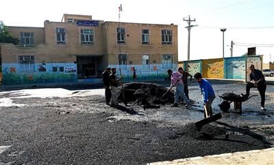 اجرای آسفالت مدارس روستایی حومه رامشیر به همت نفت و گاز مارون