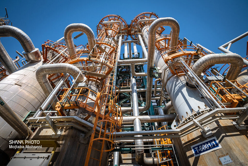 ظرفیت صنعت پتروشیمی در افق برنامه هفتم افزایش چشمگیری مییابد ظرفیت صنعت پتروشیمی در افق برنامه هفتم افزایش چشمگیری مییابد