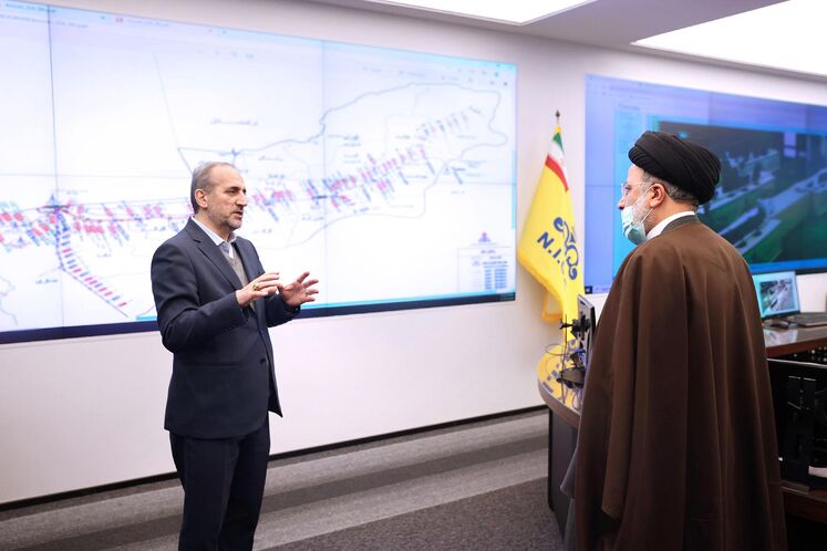 حضور سرزده سیدابراهیم رئیسی، رئیسجمهوری در مرکز مدیریت دیسپچینگ شرکت ملی گاز