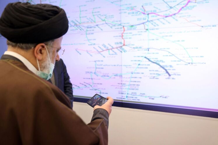 حضور سرزده سیدابراهیم رئیسی، رئیسجمهوری در مرکز مدیریت دیسپچینگ شرکت ملی گاز