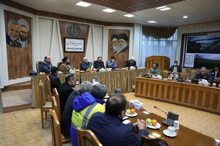 جلسه ستاد مدیریت بحران شهرستان فریمان با حضور جواد اوجی، وزیر نفت