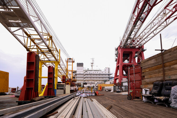 شناور سیپد (SeaPad)، کارگاهی روی آب