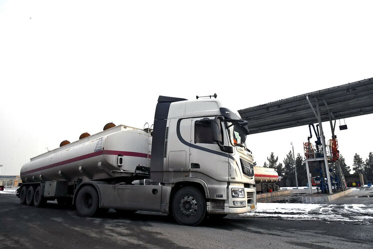 بازدید اصحاب رسانه از انبار نفت کن (شمالغرب تهران)