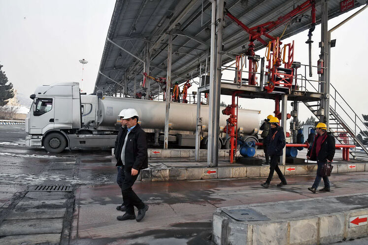 بازدید اصحاب رسانه از انبار نفت کن (شمالغرب تهران)