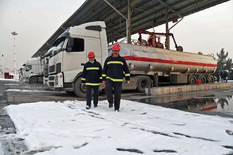 بازدید اصحاب رسانه از انبار نفت کن (شمالغرب تهران)