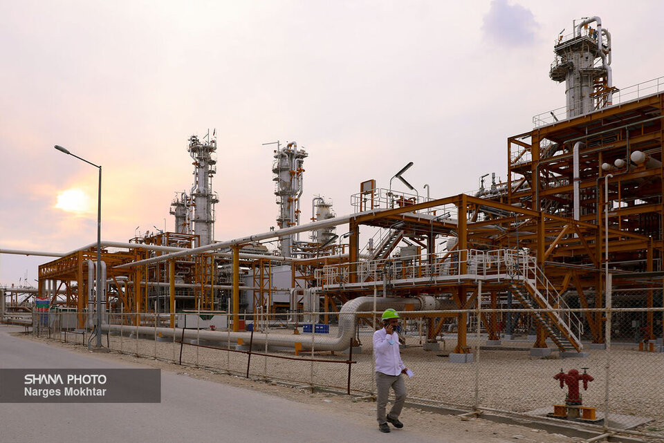 مگاپروژه پالایشگاه فاز ۱۴ پارس جنوبی با تکیه بر توانمندی ایران اجرا شد مگاپروژه پالایشگاه فاز ۱۴ پارس جنوبی با تکیه بر توانمندی ایران اجرا شد