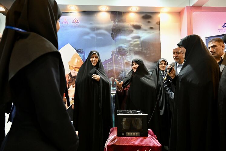 غرفه صنعت نفت در نمایشگاه کنگره بینالمللی زنان تأثیرگذار