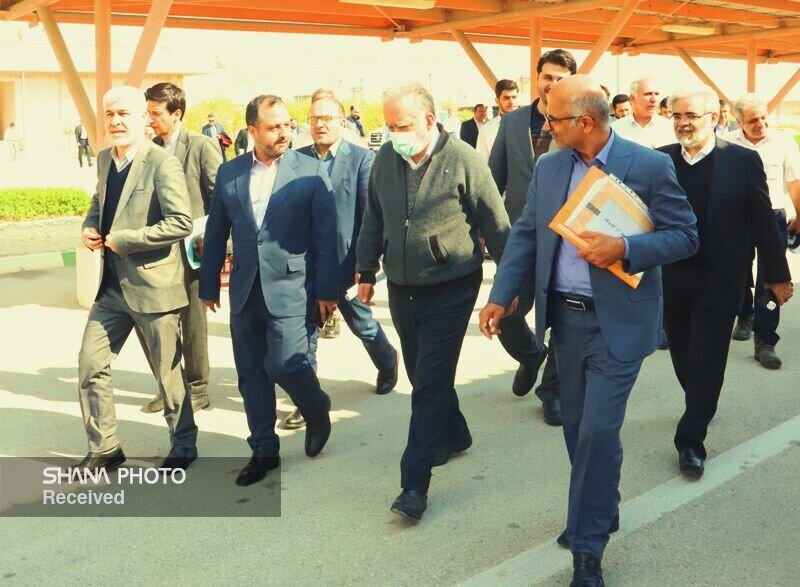 بازدید وزیر امور اقتصاد و دارایی از مجتمع گاز پارس جنوبی بازدید وزیر امور اقتصاد و دارایی از مجتمع گاز پارس جنوبی