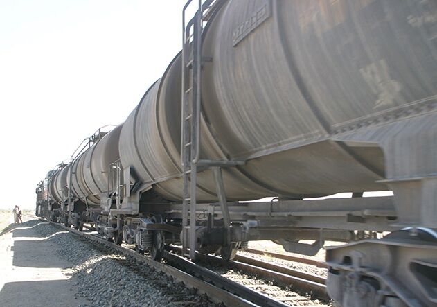 نخستین محموله مخزندار ریلی نفت سفید در زاهدان تخلیه شد نخستین محموله مخزندار ریلی نفت سفید در زاهدان تخلیه شد