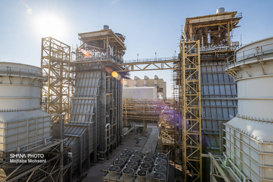 نقشآفرینی وزارت نفت در پایداری شبکه برق کشور/ ۳ واحد بخار در ۲ نیروگاه سیکل ترکیبی پارسال به بهرهبرداری رسید نقشآفرینی وزارت نفت در پایداری شبکه برق کشور/ ۳ واحد بخار در ۲ نیروگاه سیکل ترکیبی پارسال به بهرهبرداری رسید