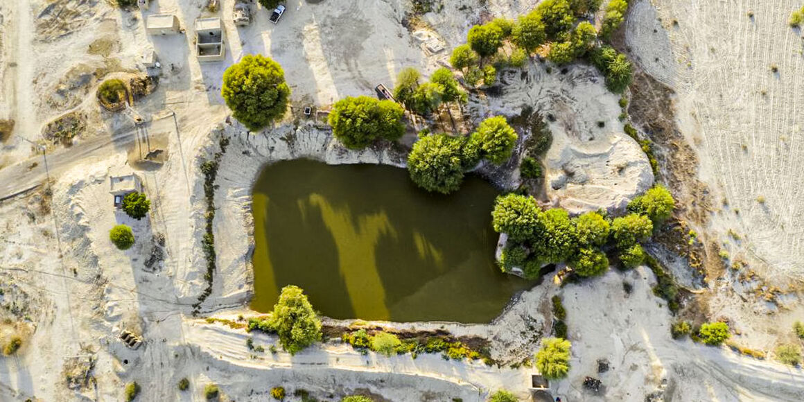 قرارداد تأمین مالی ساماندهی و ایمنسازی هوتکهای سیستان و بلوچستان امضا شد قرارداد تأمین مالی ساماندهی و ایمنسازی هوتکهای سیستان و بلوچستان امضا شد