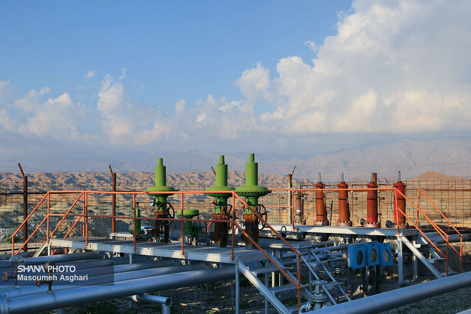 تولید نفت خام در «بام نفت ایران» به ۵۸۰ هزار بشکه در روز رسید تولید نفت خام در «بام نفت ایران» به ۵۸۰ هزار بشکه در روز رسید