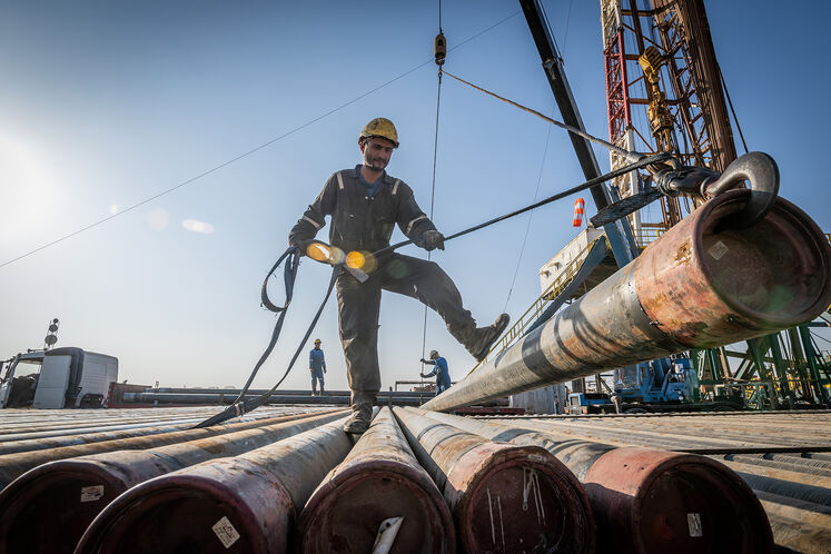 بازی برد - برد سرمایه‌گذاران در صنعت نفت و گاز ایران/ چه کسی ضرر می‌کند؟