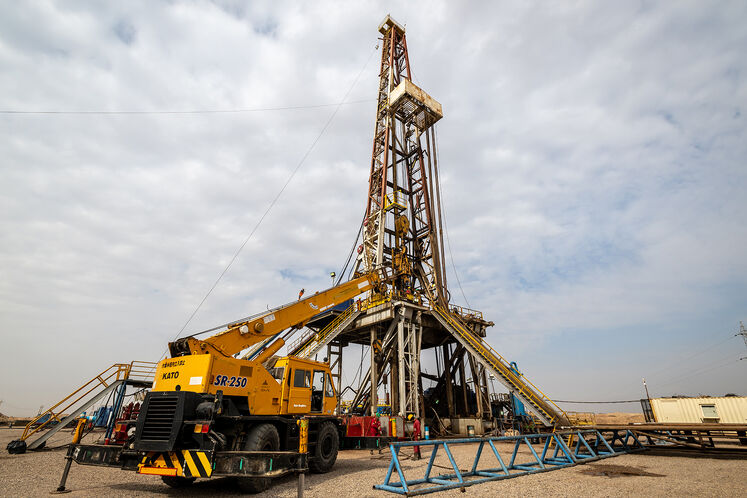 دکل حفاری (O۲) چاه شماره ۵ پایدار غرب