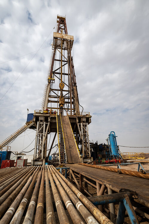 دکل حفاری (O۲) چاه شماره ۵ پایدار غرب