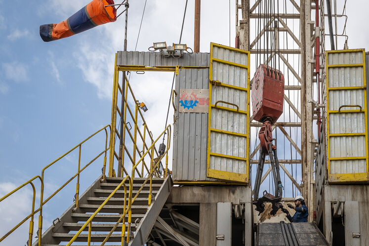 دکل حفاری (OV-۱) چاه شماره ۱۹ پایدار غرب