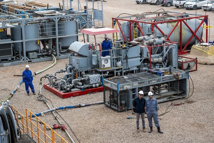 دکل حفاری ۱۲۶ چاه شماره ۱۱ پایدار غرب