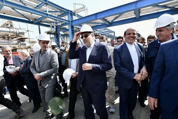 آیین افتتاح کارخانه تولید و ذخیره‌سازی قیر بندرعباس
