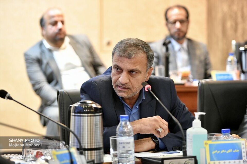 وزیر نفت بهدنبال کار بیحاشیه است/ اوجی به هر قولی که داد عمل کرده است  وزیر نفت بهدنبال کار بیحاشیه است/ اوجی به هر قولی که داد عمل کرده است