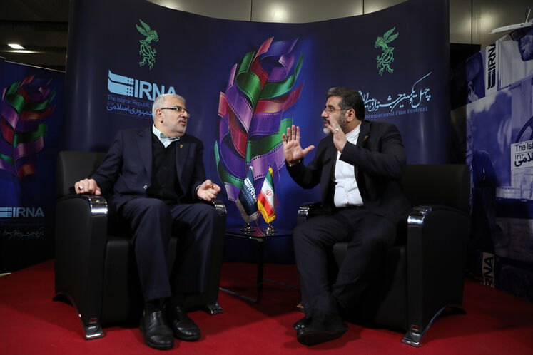 از راست: محمدمهدی اسماعیلی، وزیر فرهنگ و ارشاد اسلامی و جواد اوجی، وزیر نفت 
