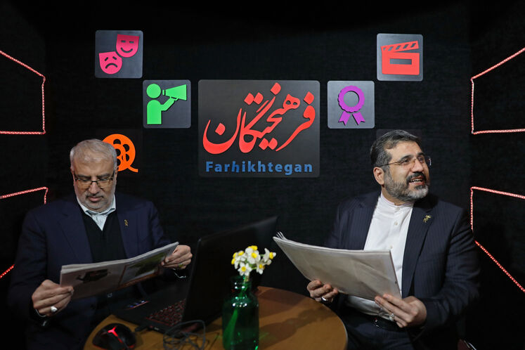 از راست: محمدمهدی اسماعیلی، وزیر فرهنگ و ارشاد اسلامی و جواد اوجی، وزیر نفت