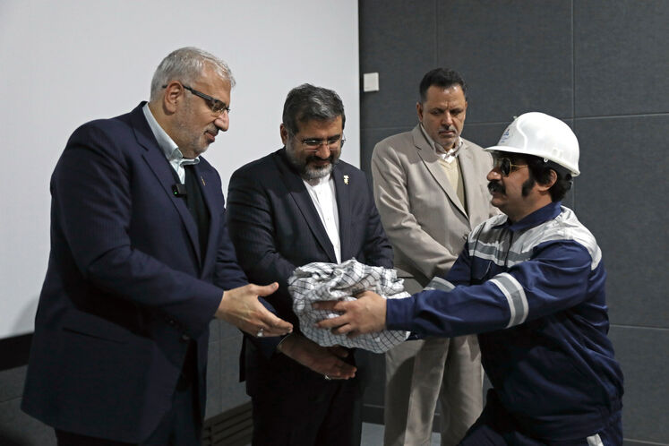 حضور جواد اوجی، وزیر نفت در چهل و یکمین جشنواره فیلم فجر