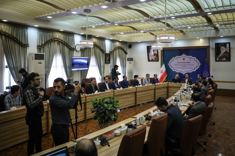 آیین امضای توافقنامه همکاری وزارت نفت و معاونت علمی، فناوری و اقتصاد دانشبنیان ریاستجمهوری در زمینه بومیسازی تجهیزات و فناوریهای گلوگاهی صنعت نفت