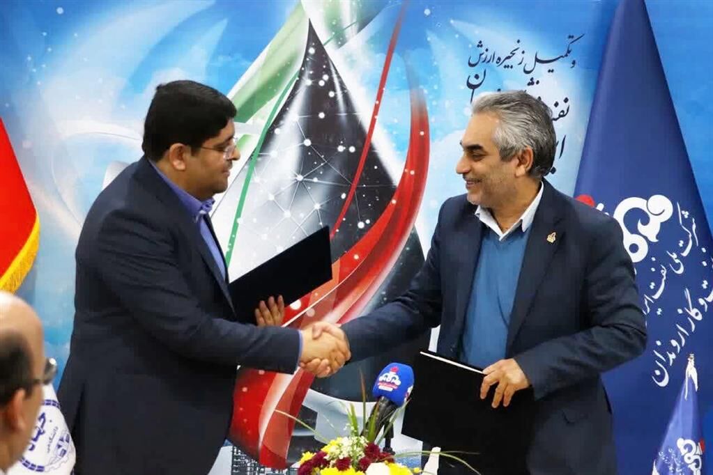 شرکت نفت و گاز اروندان ۶ تفاهمنامه همکاری و ۳ قرارداد امضا کرد شرکت نفت و گاز اروندان ۶ تفاهمنامه همکاری و ۳ قرارداد امضا کرد