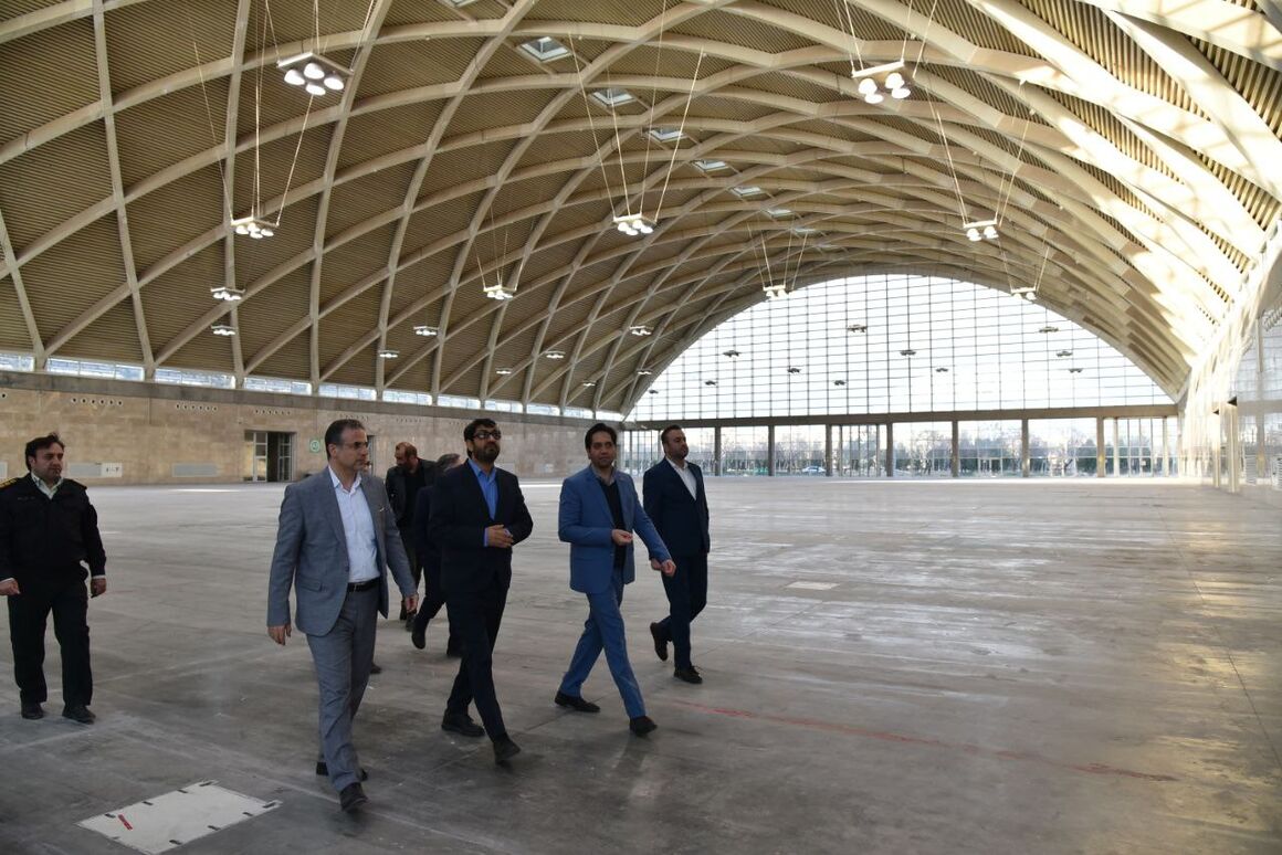 بازدید سرپرست روابط عمومی شرکت نفت از محل برگزاری بیستوهفتمین نمایشگاه نفت ایران بازدید سرپرست روابط عمومی شرکت نفت از محل برگزاری بیستوهفتمین نمایشگاه نفت ایران