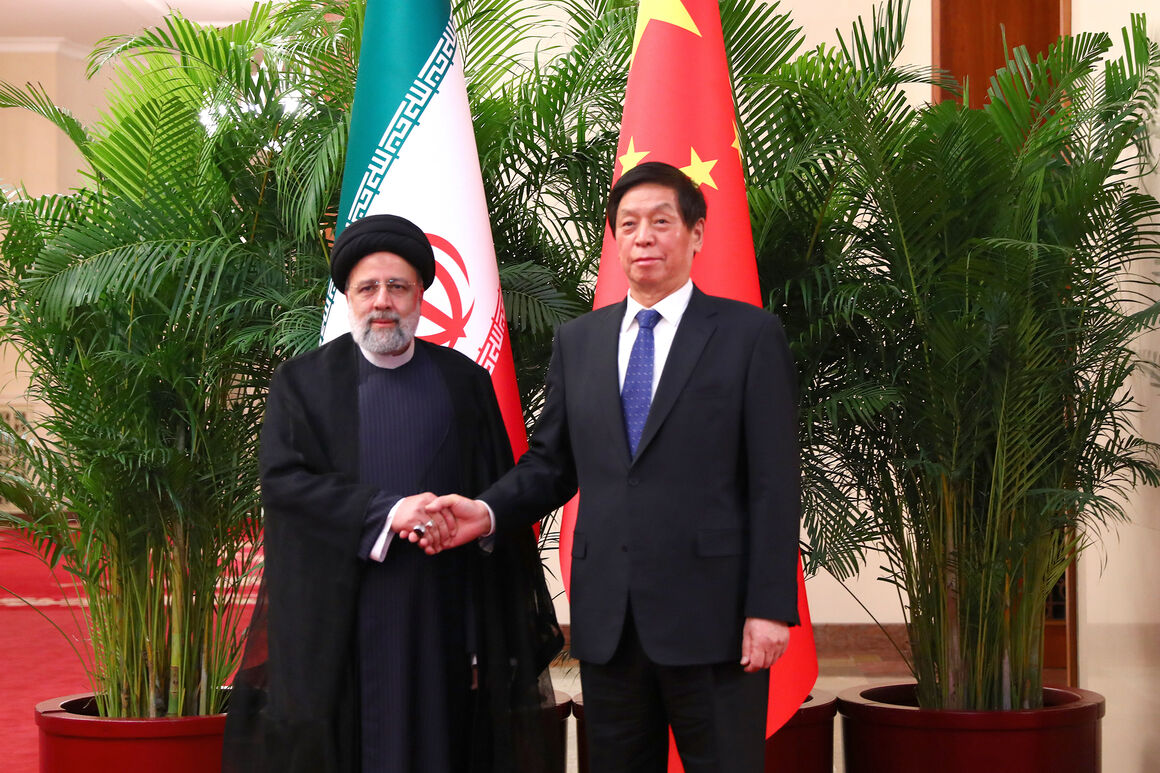 ایران و چین دوستان دوران سخت هستند/ تأکید بر تقویت مشارکت جامع راهبردی تهران و پکن
