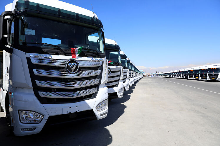 تحویل ۵۰۰ دستگاه کامیون کشنده جدید ایران‌خودرو به ناوگان حمل‌ونقل سوخت کشور