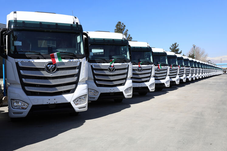 تحویل ۵۰۰ دستگاه کامیون کشنده جدید ایرانخودرو به ناوگان حملونقل سوخت کشور