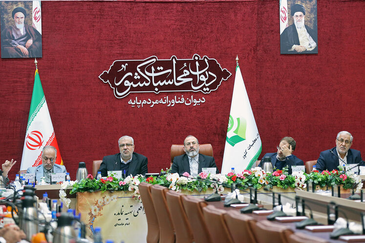 نشست مشترک جواد اوجی، وزیر نفت و سید احمدرضا دستغیب، رئیس کل دیوان محاسبات کشور