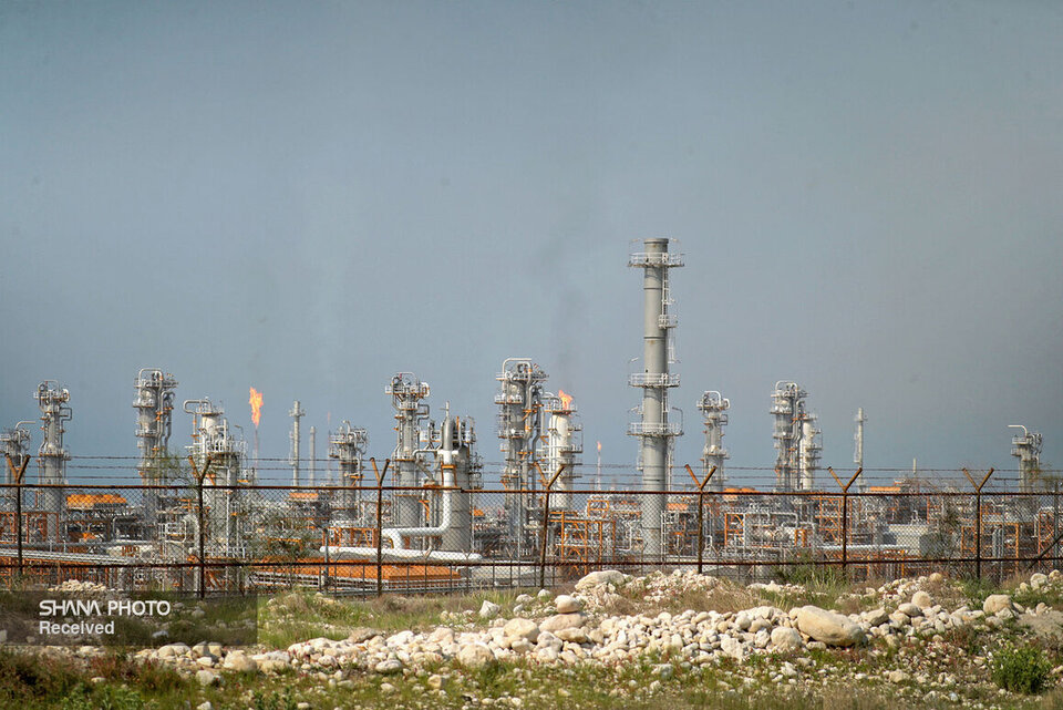 منابع حاصل از فروش داخلی و صادرات پالایشگاهها به حساب سازمان هدفمندی واریز میشود منابع حاصل از فروش داخلی و صادرات پالایشگاهها به حساب سازمان هدفمندی واریز میشود