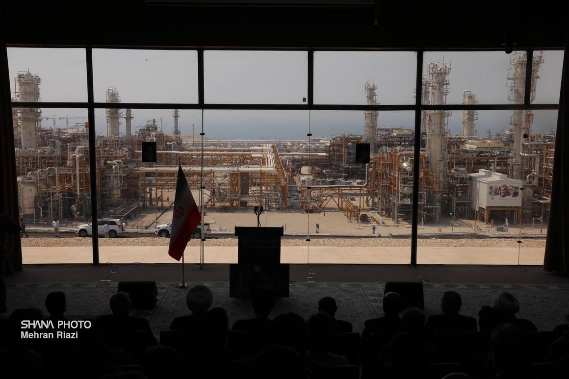 بهره‌برداری از ۳.۴ میلیارد دلار پروژه نفتی در سفر رییس جمهوری به عسلویه
