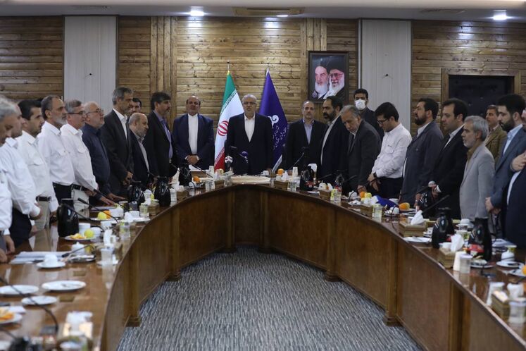 نشست وزیر نفت با مدیران منطقه ویژه اقتصادی انرژی پارس