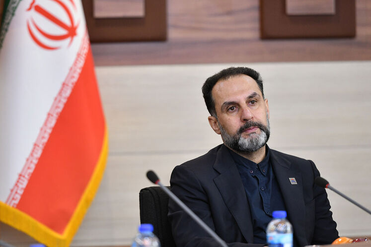 برزو قنبری، مدیر پشتیبانی ساخت و تأمین کالای شرکت ملی نفت ایران