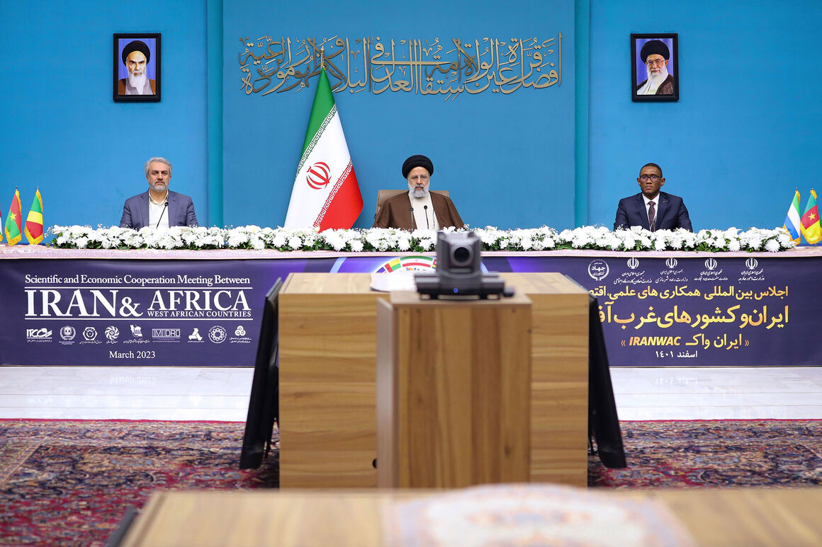 شناخت ظرفیتها و زمینههای همکاری ایران و کشورهای غرب آفریقا بسیار مهم است شناخت ظرفیتها و زمینههای همکاری ایران و کشورهای غرب آفریقا بسیار مهم است