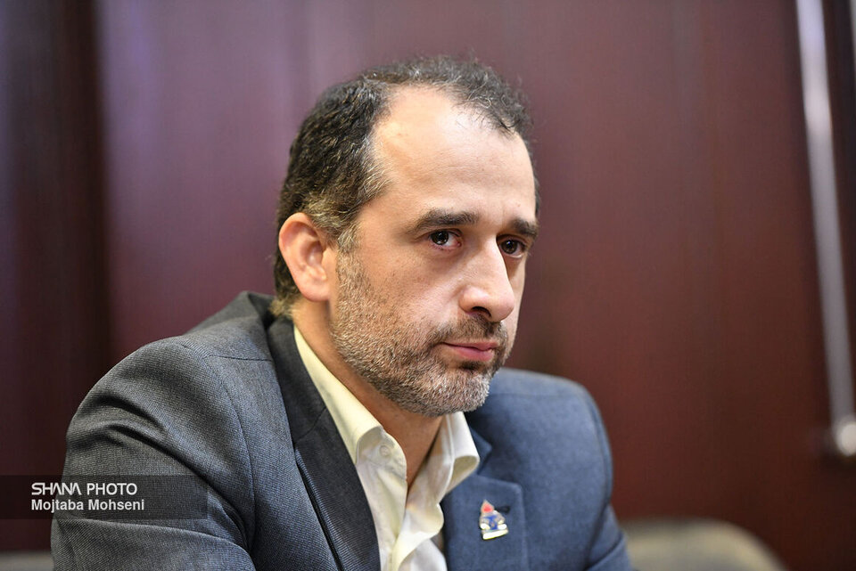 ردپای نفت در همه بخشهای کشور دیده میشود ردپای نفت در همه بخشهای کشور دیده میشود