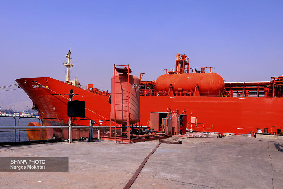 چرا هزینه سوخت کشتیها افزایش مییابد؟ چرا هزینه سوخت کشتیها افزایش مییابد؟