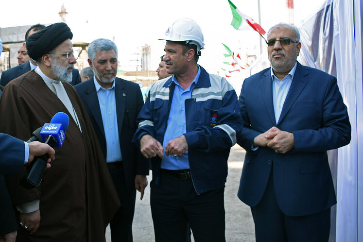 بهرهبرداری از بخش نخست گام طرح توسعه و تثبیت ظرفیت پالایشگاه آبادان