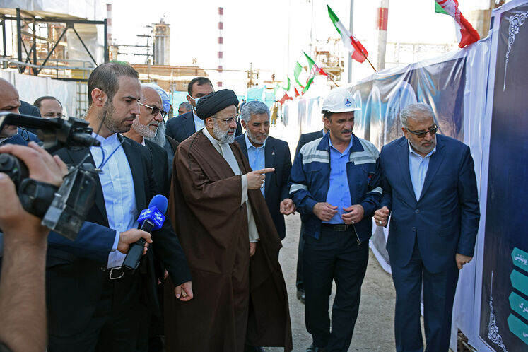 بهرهبرداری از بخش نخست گام طرح توسعه و تثبیت ظرفیت پالایشگاه آبادان