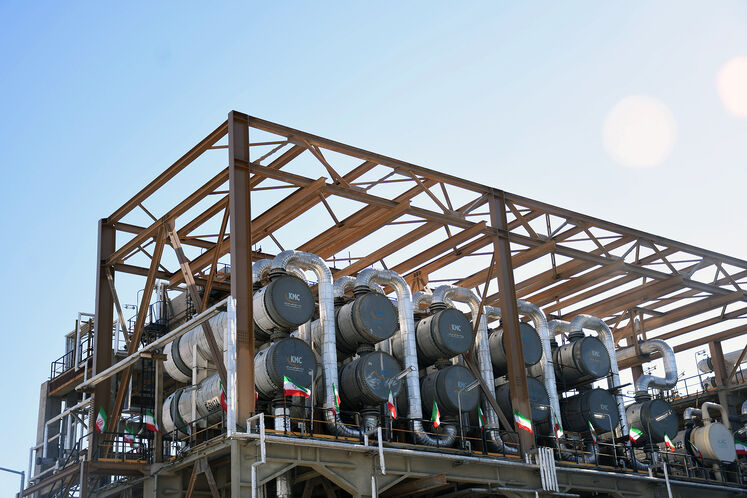 بهرهبرداری از بخش نخست گام طرح توسعه و تثبیت ظرفیت پالایشگاه آبادان