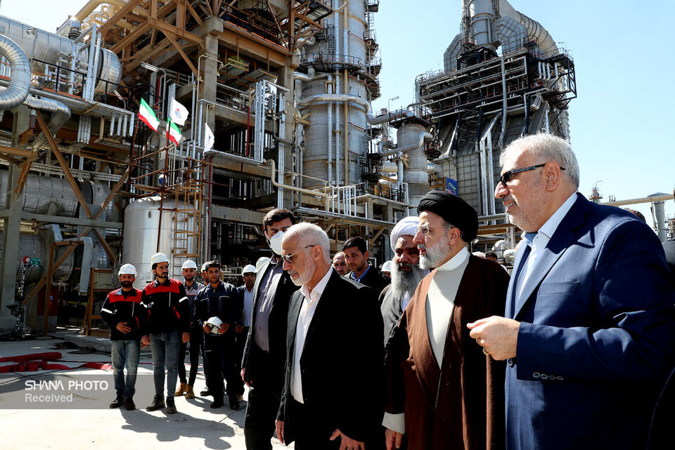 عظیمترین واحد پالایشی کشور در آبادان به بهرهبرداری رسید عظیمترین واحد پالایشی کشور در آبادان به بهرهبرداری رسید