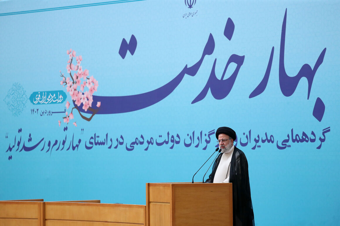 لازم است در مواردی مانند گاز و برق الگوی مصرف تعریف شود/ قدردانی از کار جهادی وزارت نفت در بهرهبرداری از طرحهای نفتی و گازی لازم است در مواردی مانند گاز و برق الگوی مصرف تعریف شود/ قدردانی از کار جهادی وزارت نفت در بهرهبرداری از طرحهای نفتی و گازی