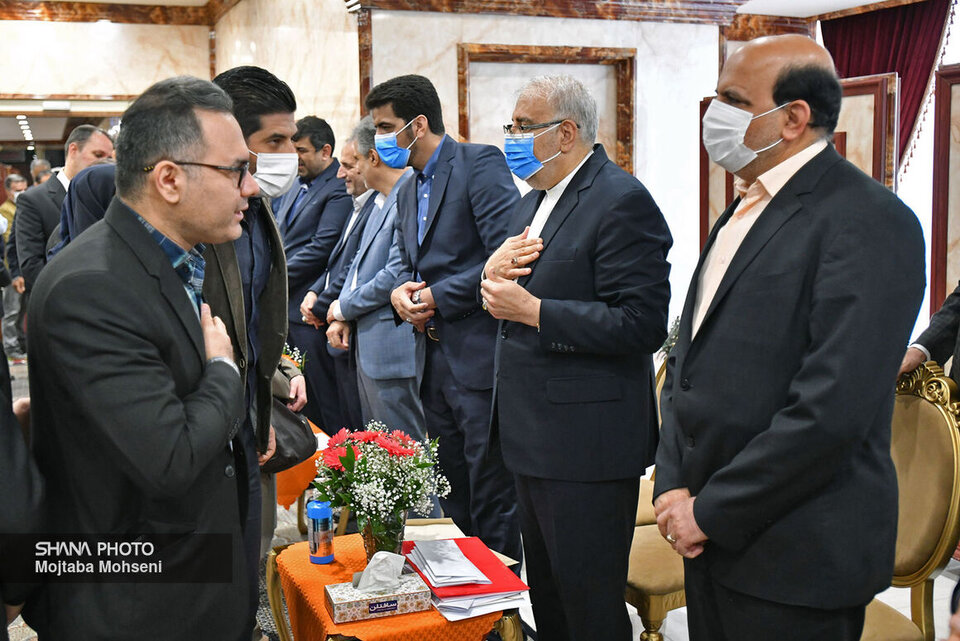 آیین دیدار نوروزی وزیر نفت با کارکنان صنعت نفت برگزار شد آیین دیدار نوروزی وزیر نفت با کارکنان صنعت نفت برگزار شد
